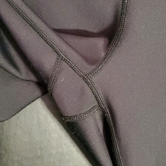 Sommer Ray Black Leggings with Mesh & Pockets - Size Medium (fits a 6-8) - Picture 6 of 16